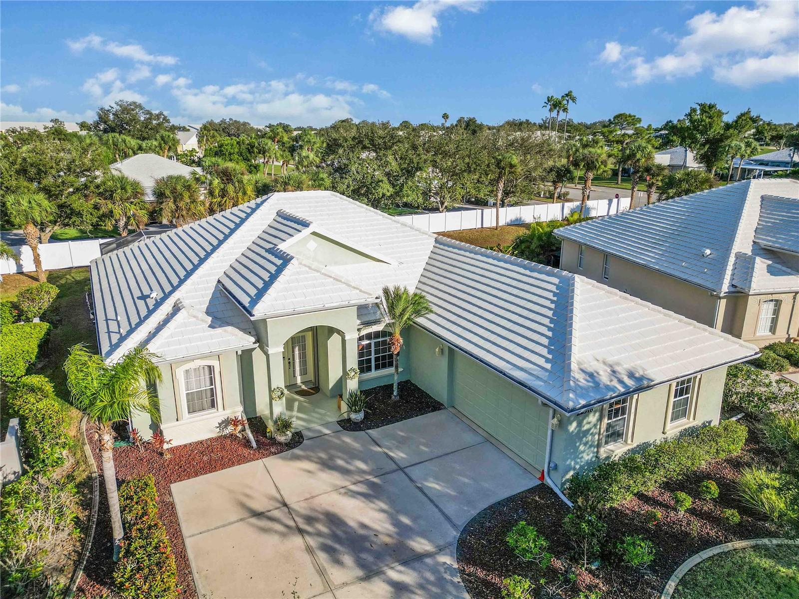 COURTYARDS AT PLANTATION - Residential