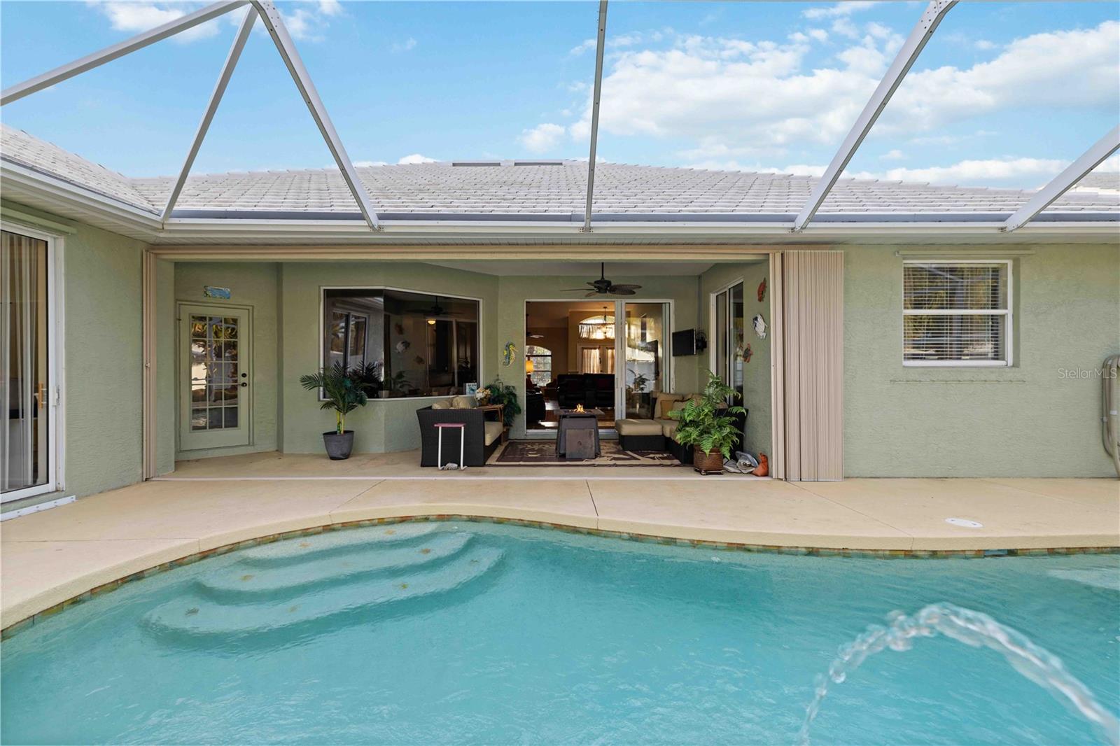 COURTYARDS AT PLANTATION - Residential