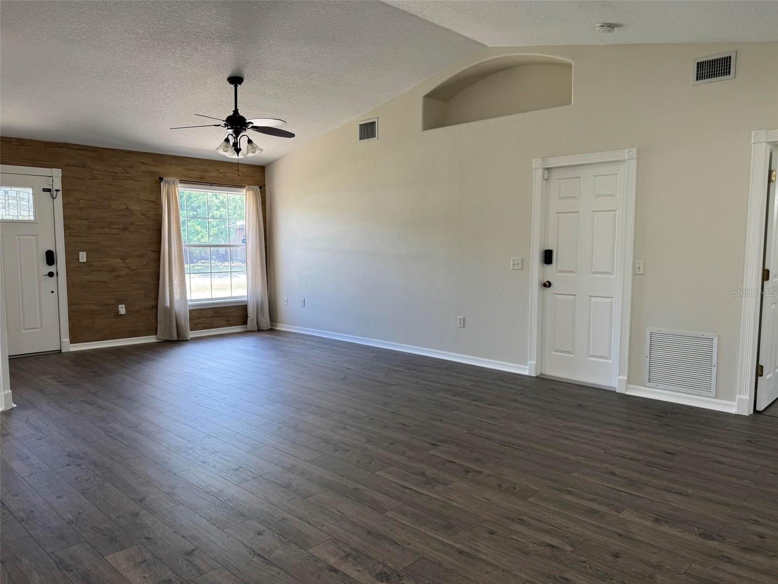 EAST UMATILLA - Residential