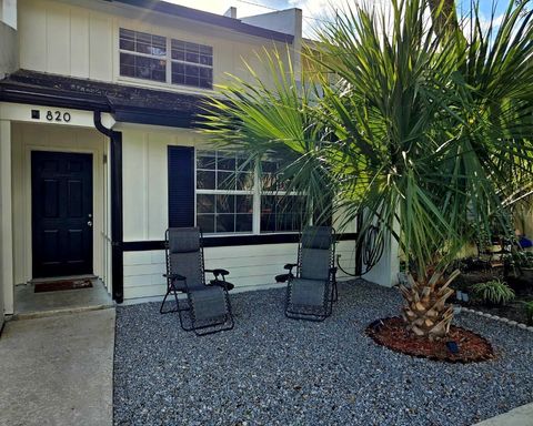 Photo of 820 W 25th Street, Sanford, FL 32771 (MLS # O6367065)
