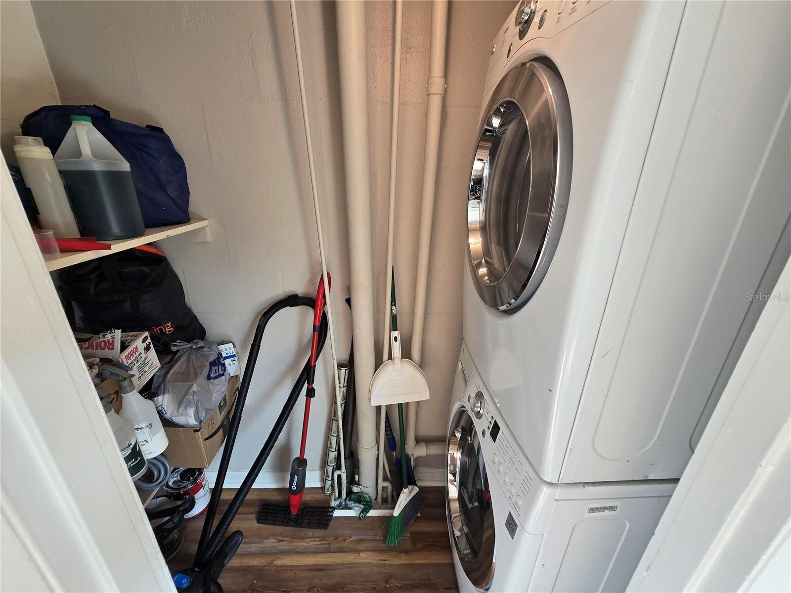 COUNTRY CLUB MANOR CONDO - Residential