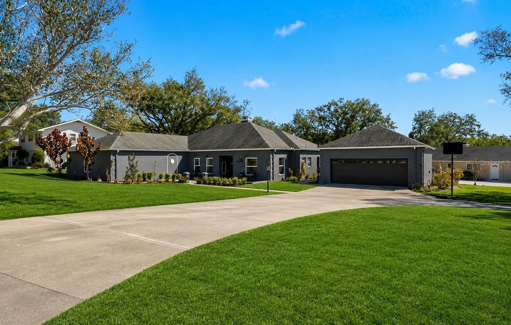 Photo of 5225 Glenmore Drive, Lakeland, FL 33813 (MLS # L4959529)