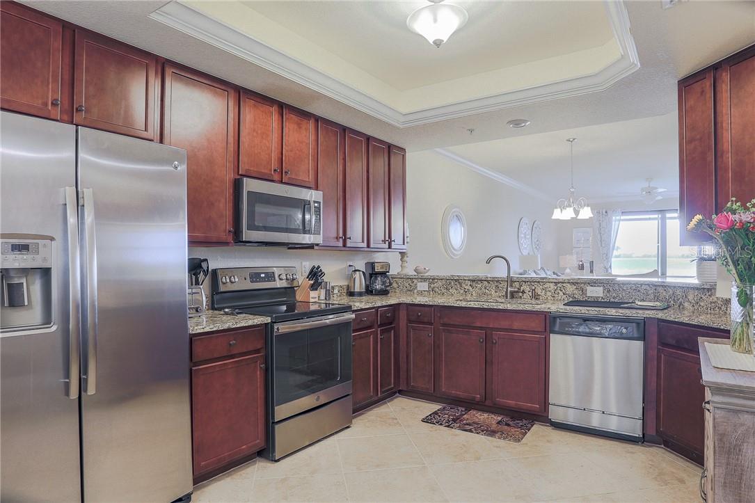 LAKEWOOD NATIONAL - Residential Lease