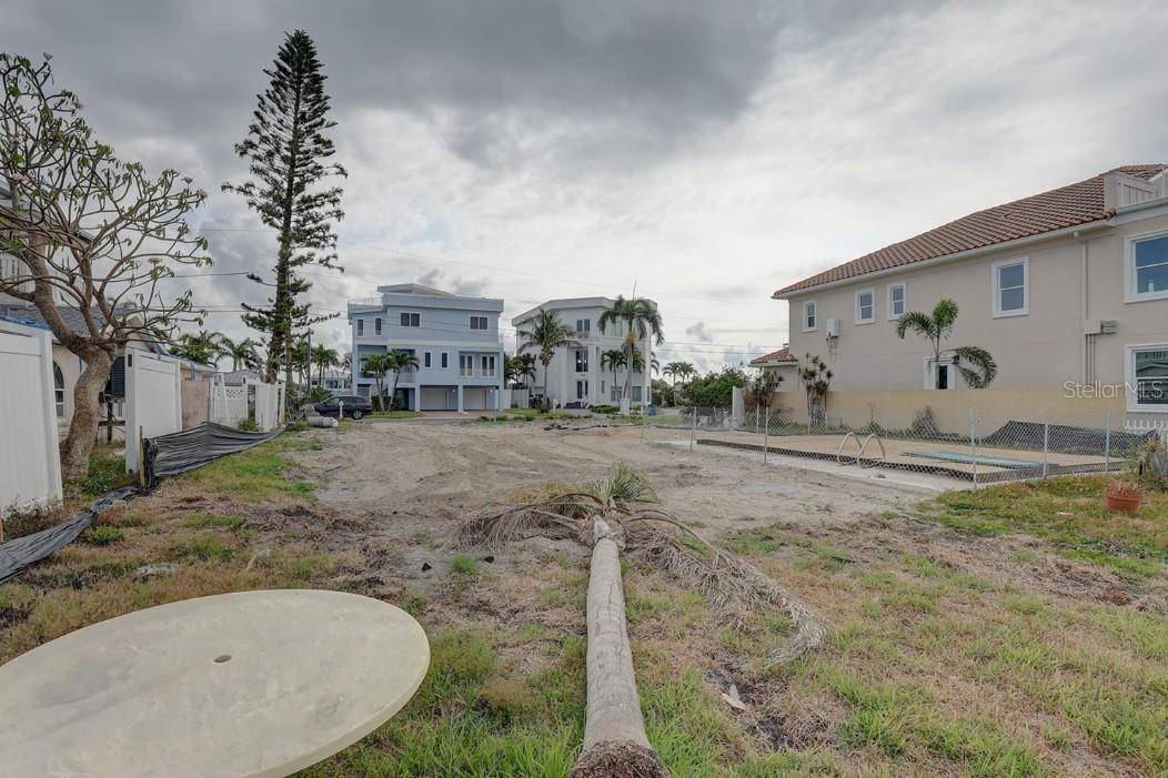 ISLE OF PALMS 1ST ADD - Land