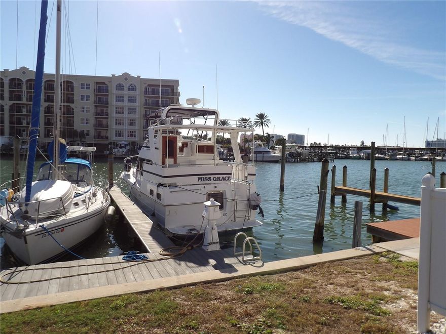 16 Parcel Waterfront Portfolio Property with a 90ft seawall AND 140+ feet out to the water. $262,500 /Unit - 8 units are 2Bd/1 bath, and two units are 1Bd/1 bath As well as six individual parcel boat docks in pristine condition! The common area includes a sparkling pool and shared laundry with new machines. - 100% OWNERSHIP! - DEEP WATER BOAT DOCKS, park your 100ft yacht right out front! - All units are fully rented. - No renovations needed. - It was an apartment building converted into individual condos. - Units can be Sold as a Package or separately! - Property sitting on over half an acre!