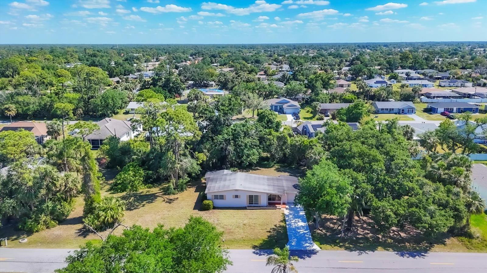 2538 LAKESHORE CIRCLE