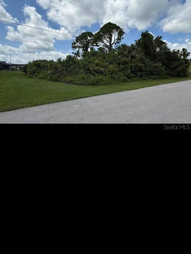 Prime location! Minutes from I-75 and close to some of Florida's best beaches! Nice building lot. North Port is the largest city in Sarasota County and Home to the Atlanta Braves Spring Training Complex. Now is the time to buy and build your dream home here!