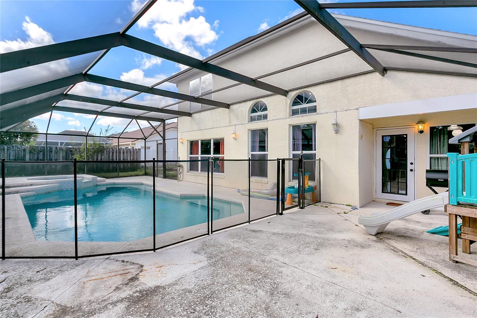 LINDFIELDS UNIT 3 - Residential