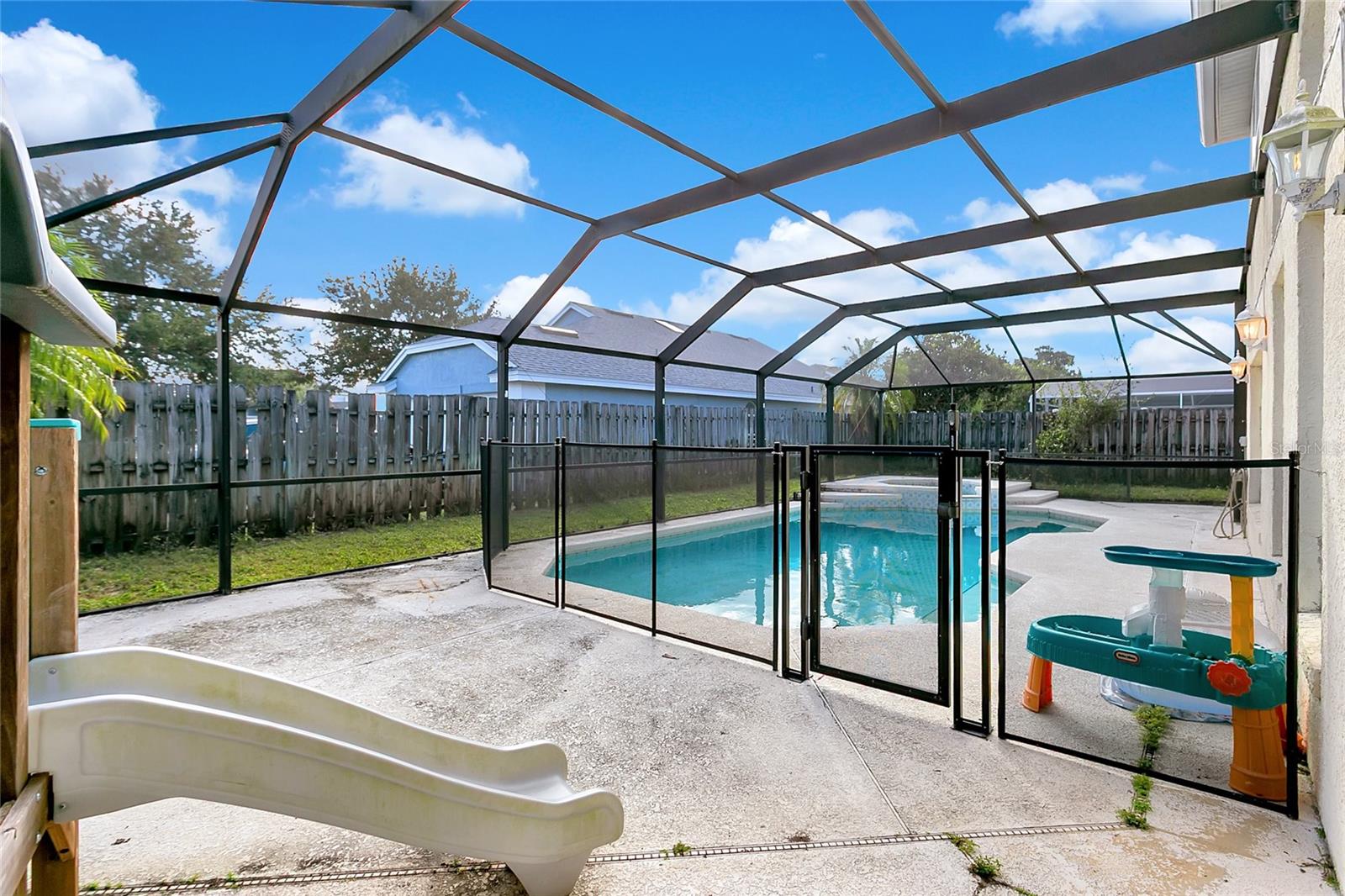 LINDFIELDS UNIT 3 - Residential