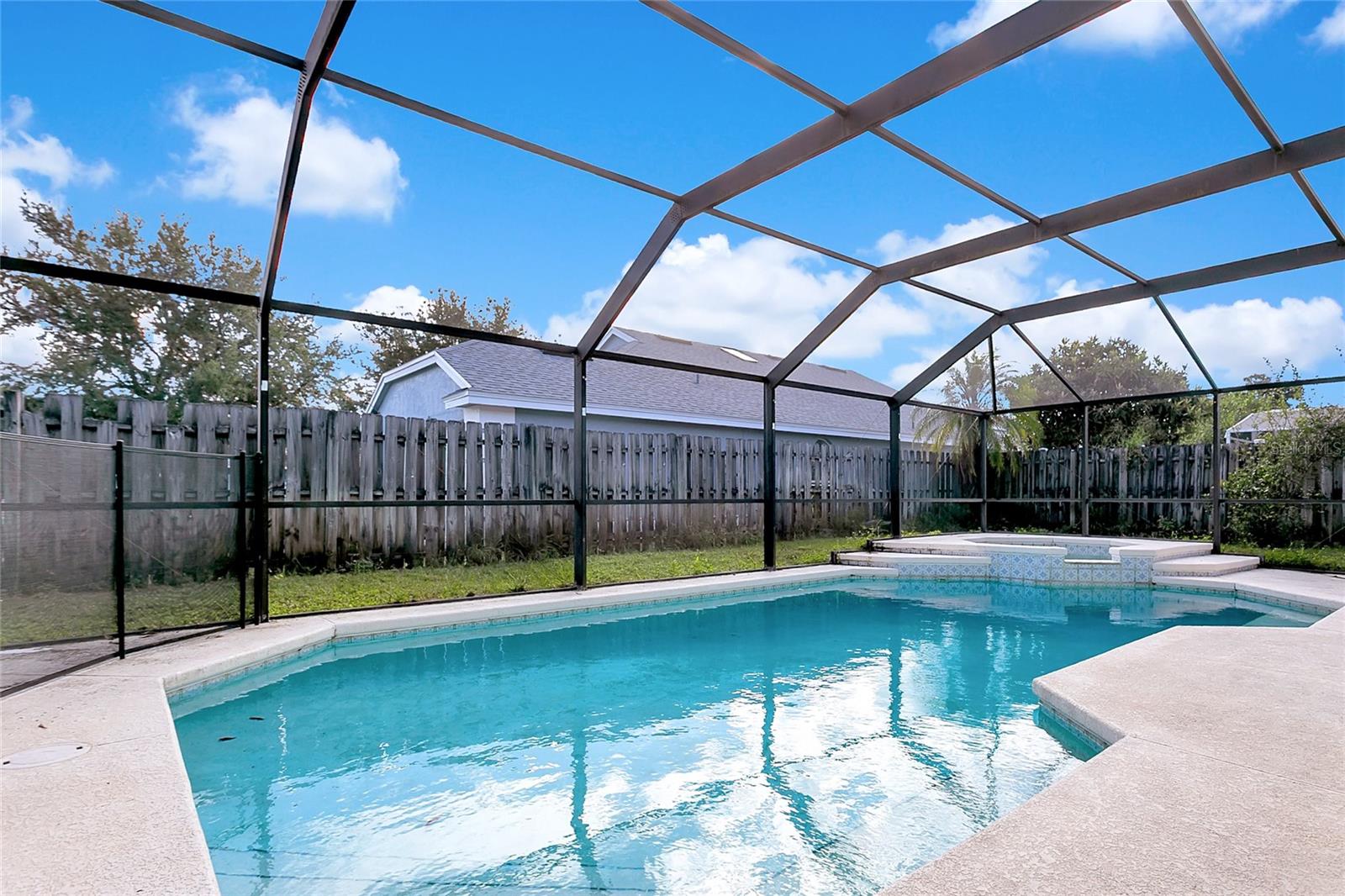 LINDFIELDS UNIT 3 - Residential