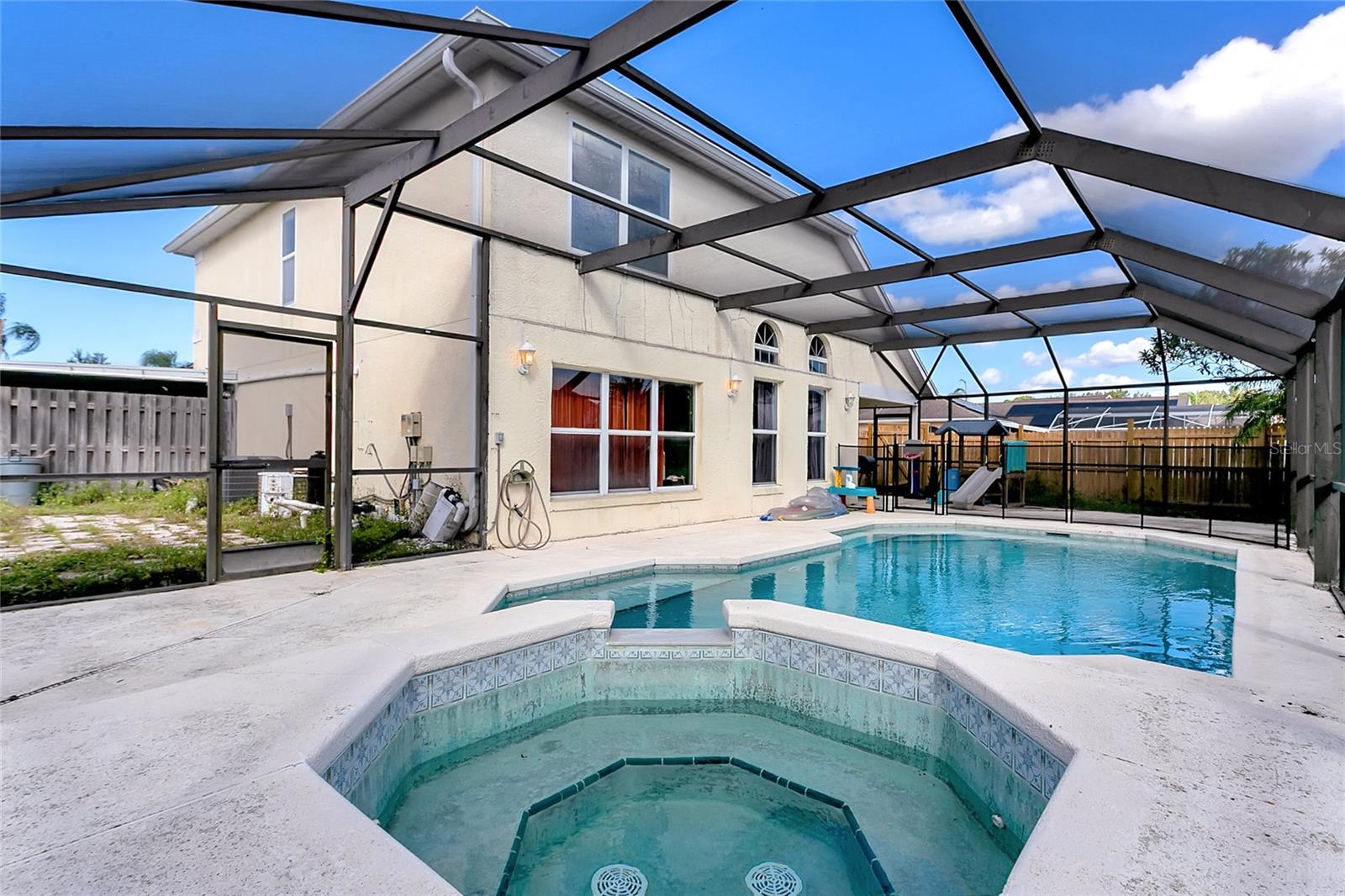 LINDFIELDS UNIT 3 - Residential