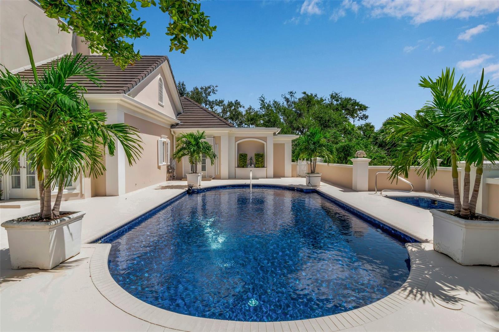 THE OAKS - Residential