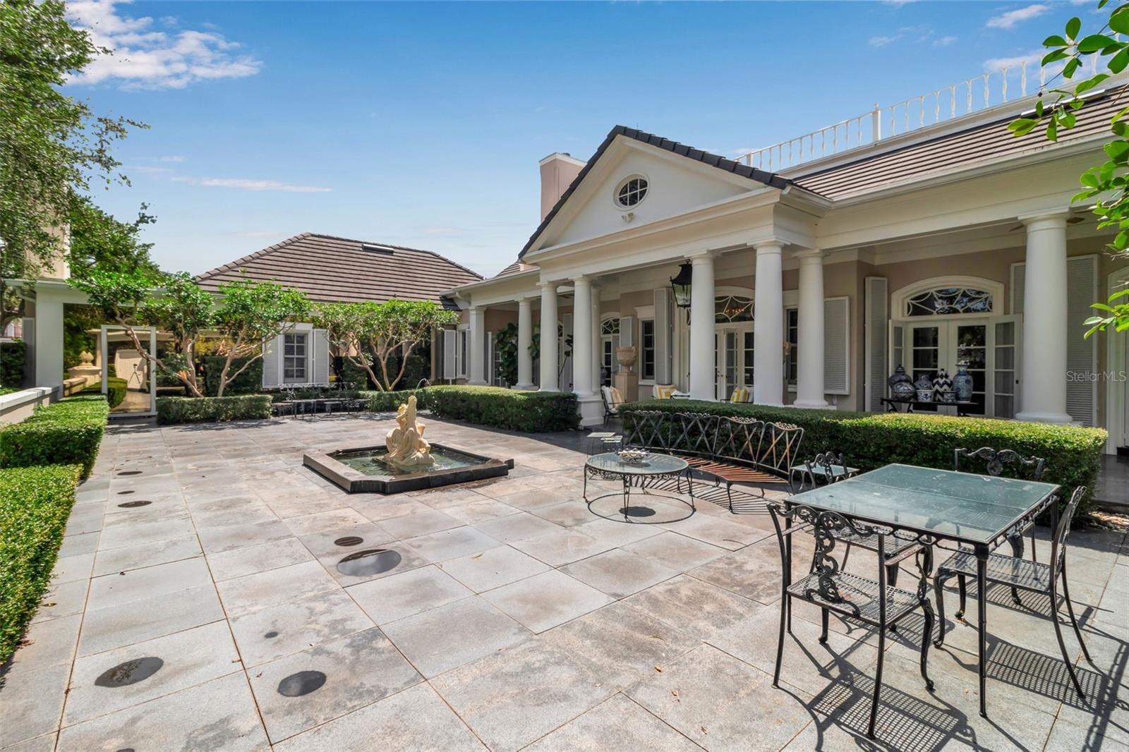 THE OAKS - Residential