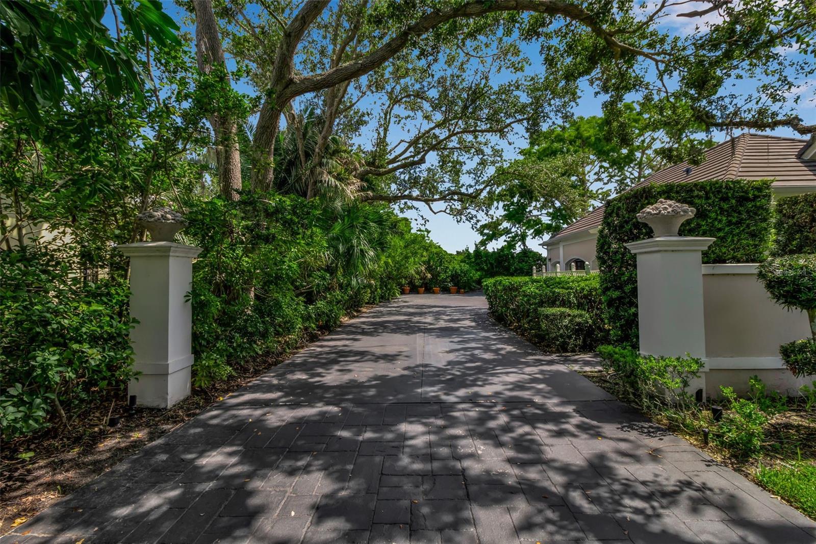 THE OAKS - Residential