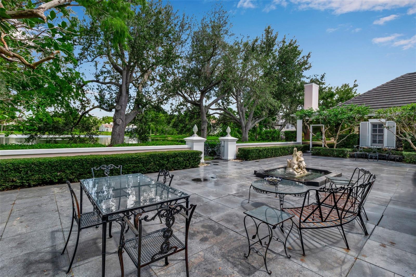 THE OAKS - Residential