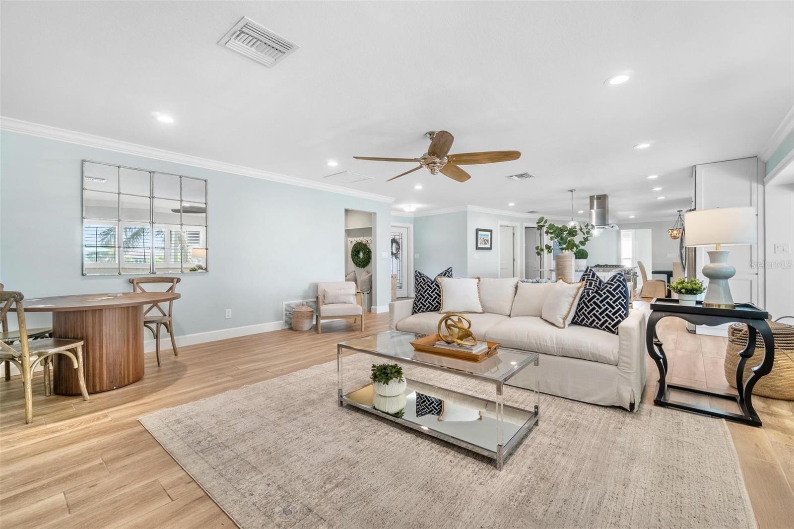 VENETIAN ISLES - Residential