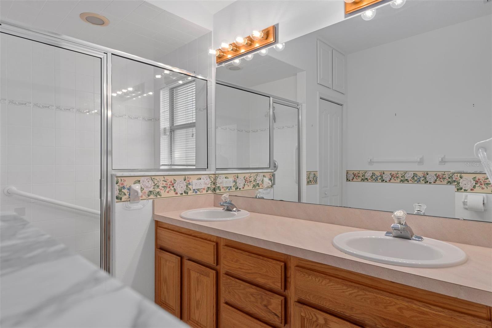 FOX HOLLOW VILLAGE FIRST ADD - Residential