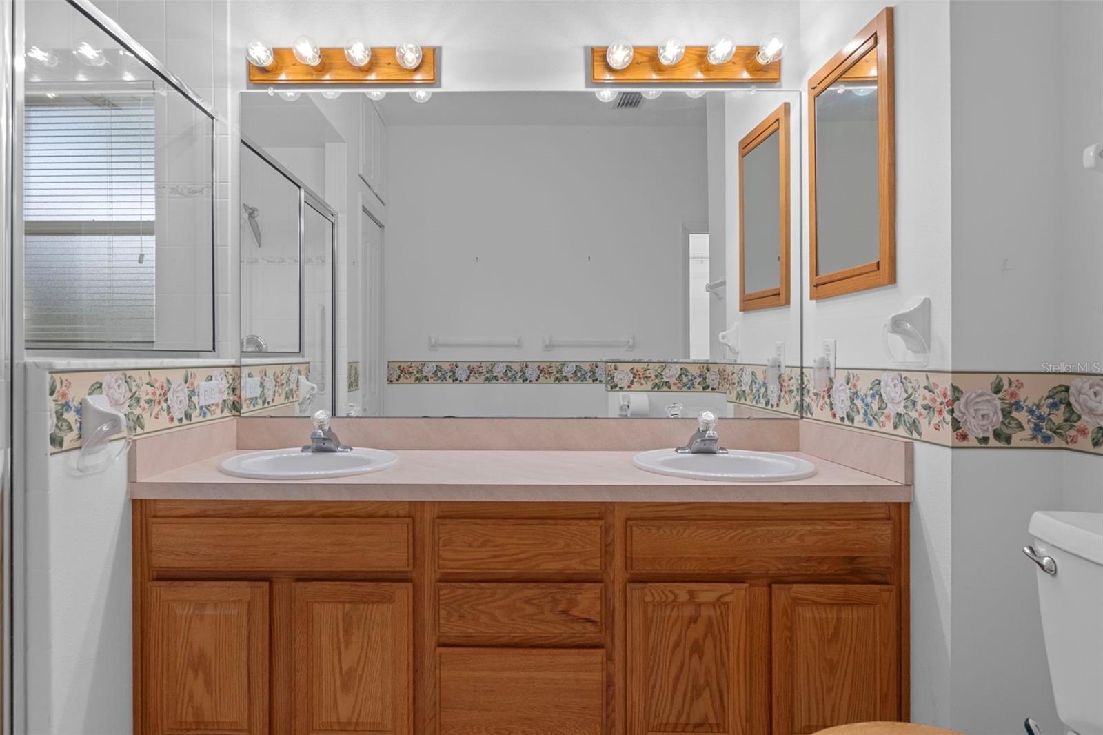 FOX HOLLOW VILLAGE FIRST ADD - Residential