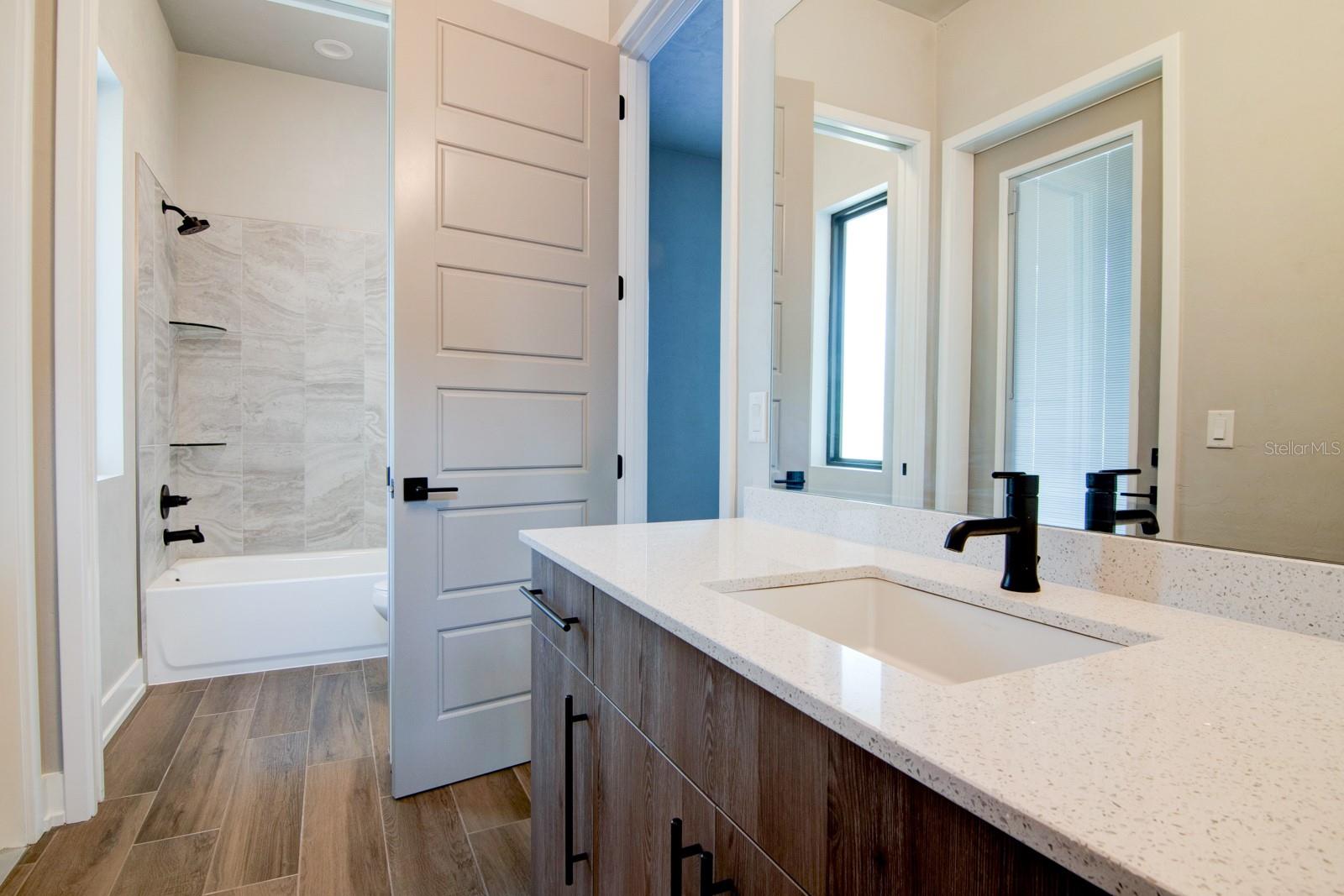 GLORIA'S WAY - Residential Lease