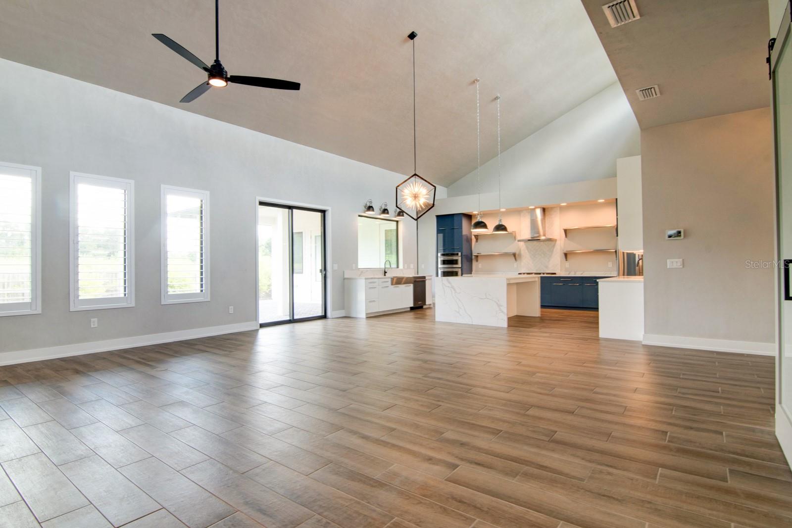 GLORIA'S WAY - Residential Lease