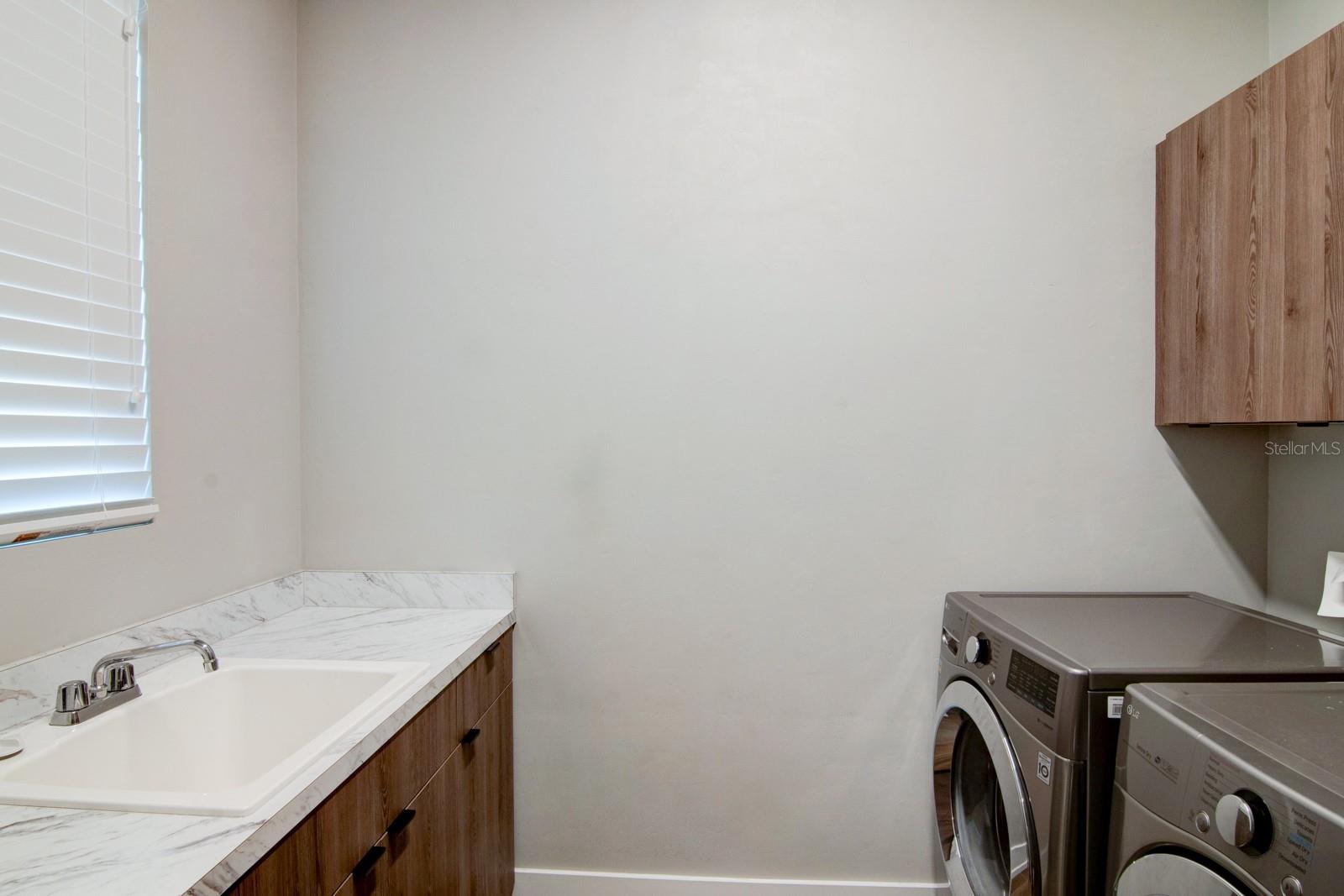 GLORIA'S WAY - Residential Lease