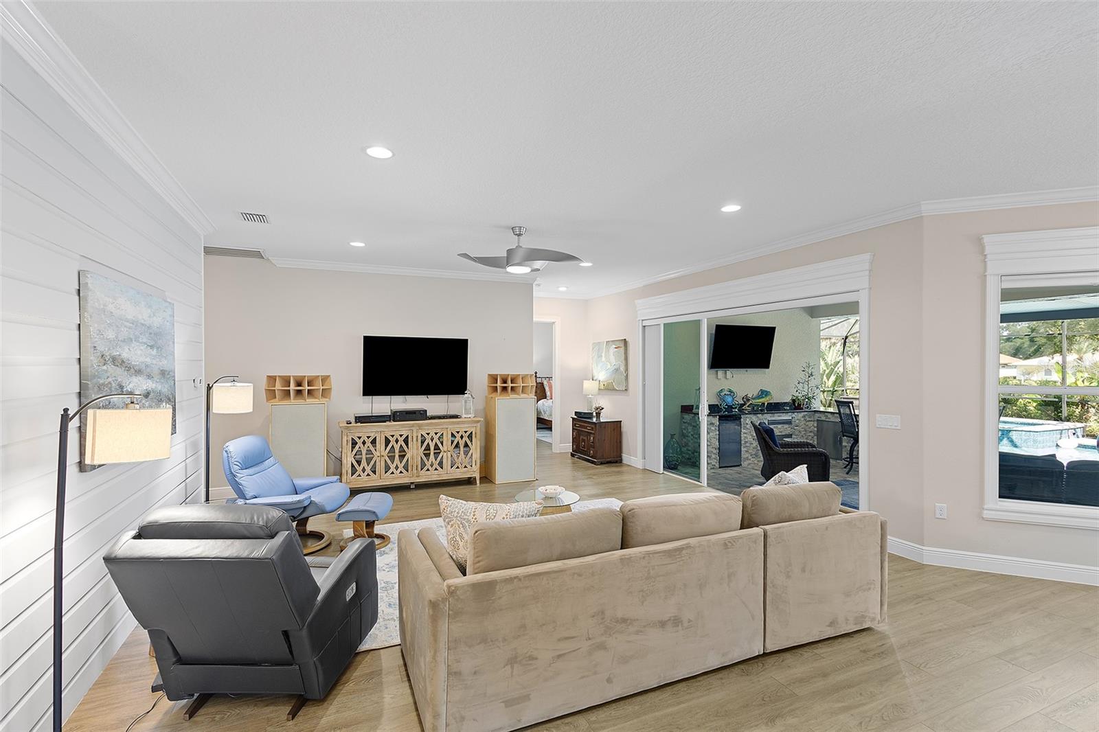 HARBOR HILLS - Residential
