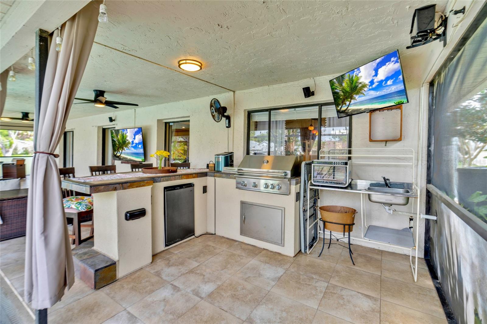 UNIVERSITY PINES - Residential