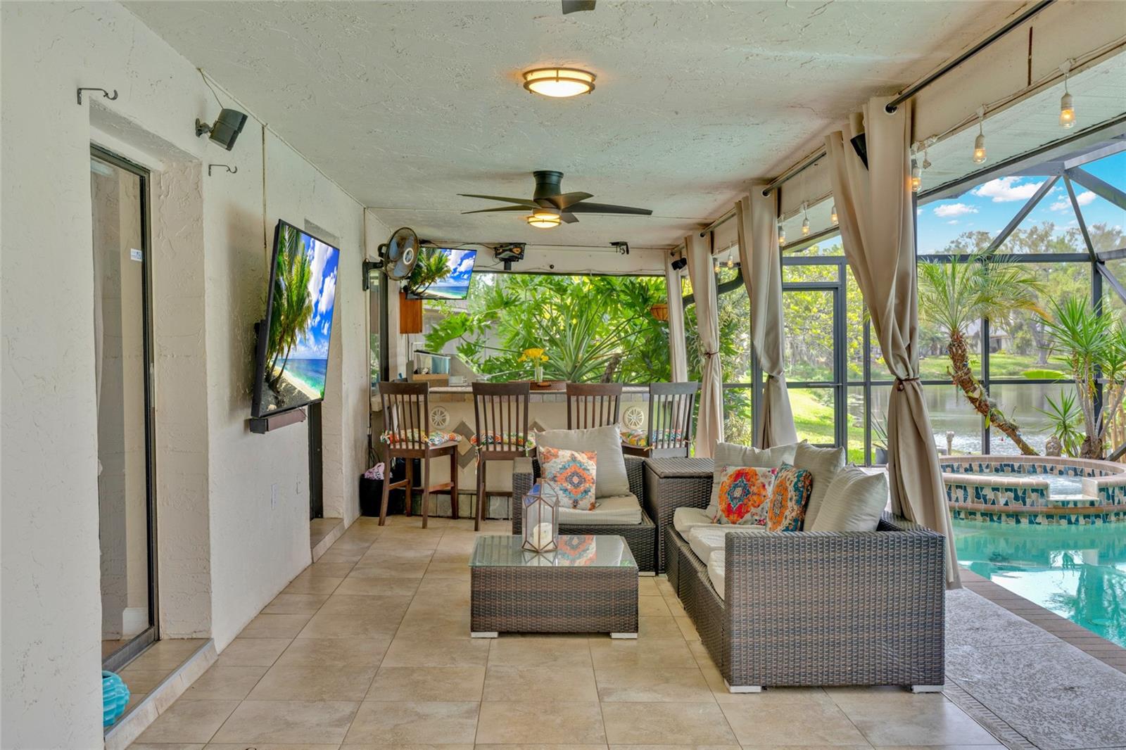 UNIVERSITY PINES - Residential