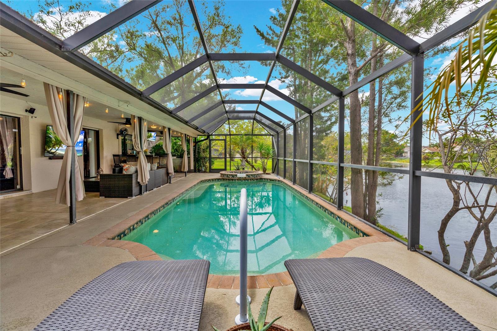 UNIVERSITY PINES - Residential