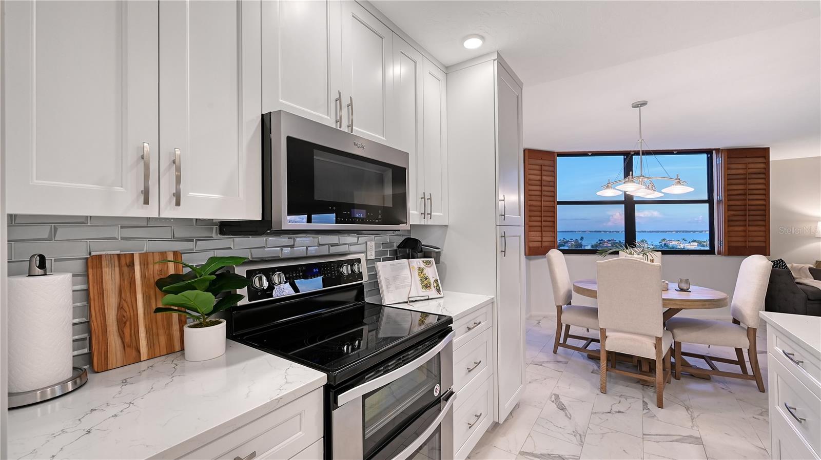 PRIVATEER SOUTH - Residential