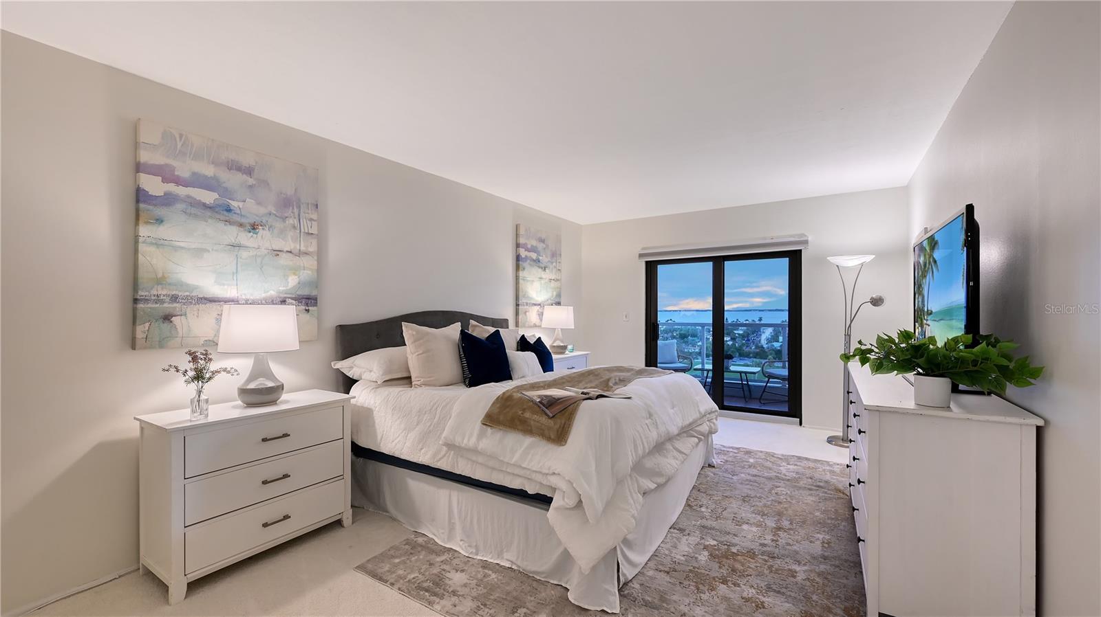 PRIVATEER SOUTH - Residential