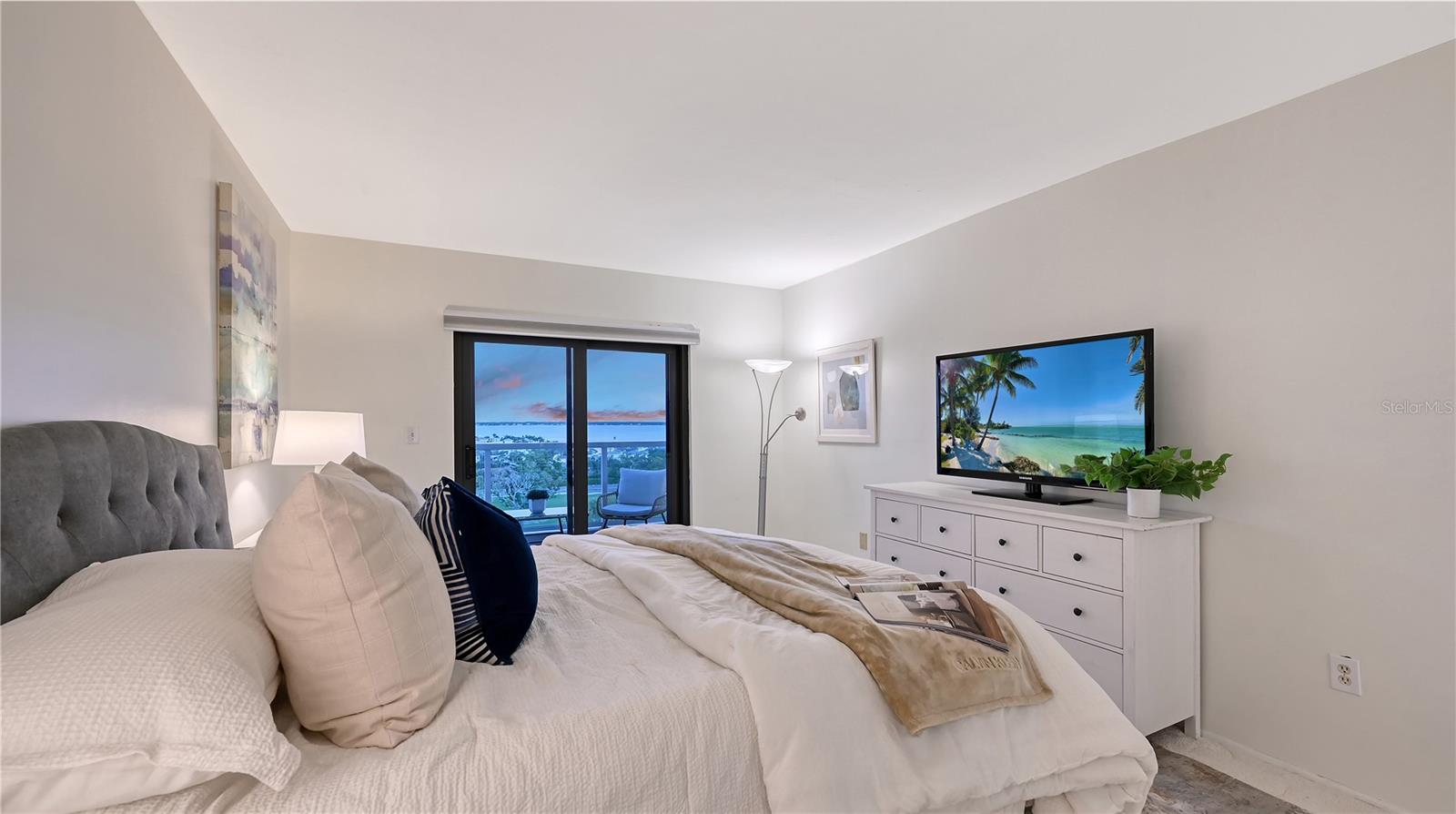 PRIVATEER SOUTH - Residential