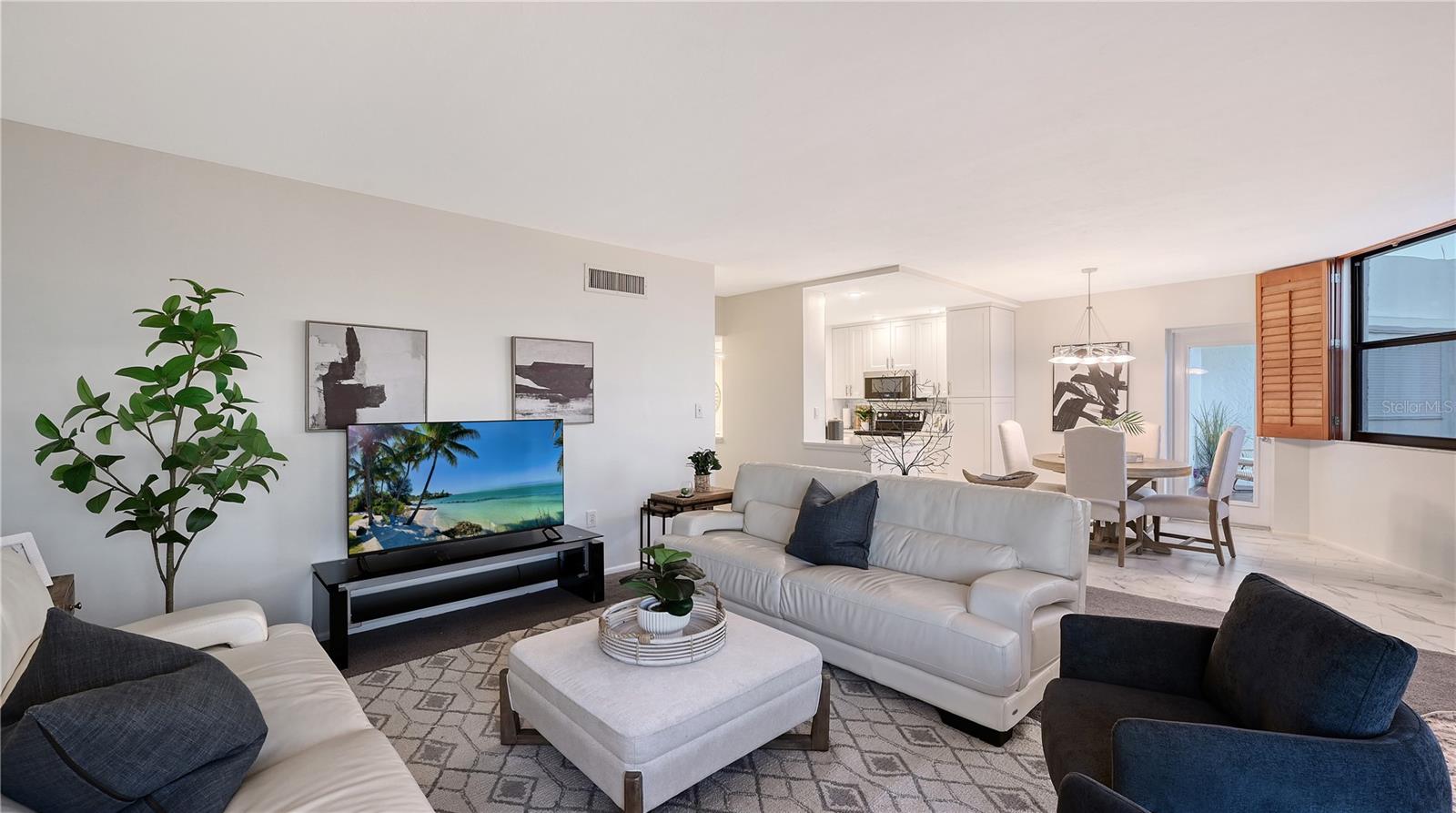 PRIVATEER SOUTH - Residential