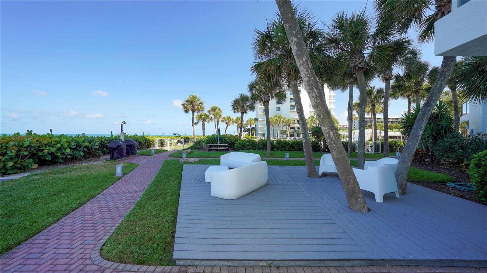 PRIVATEER SOUTH - Residential