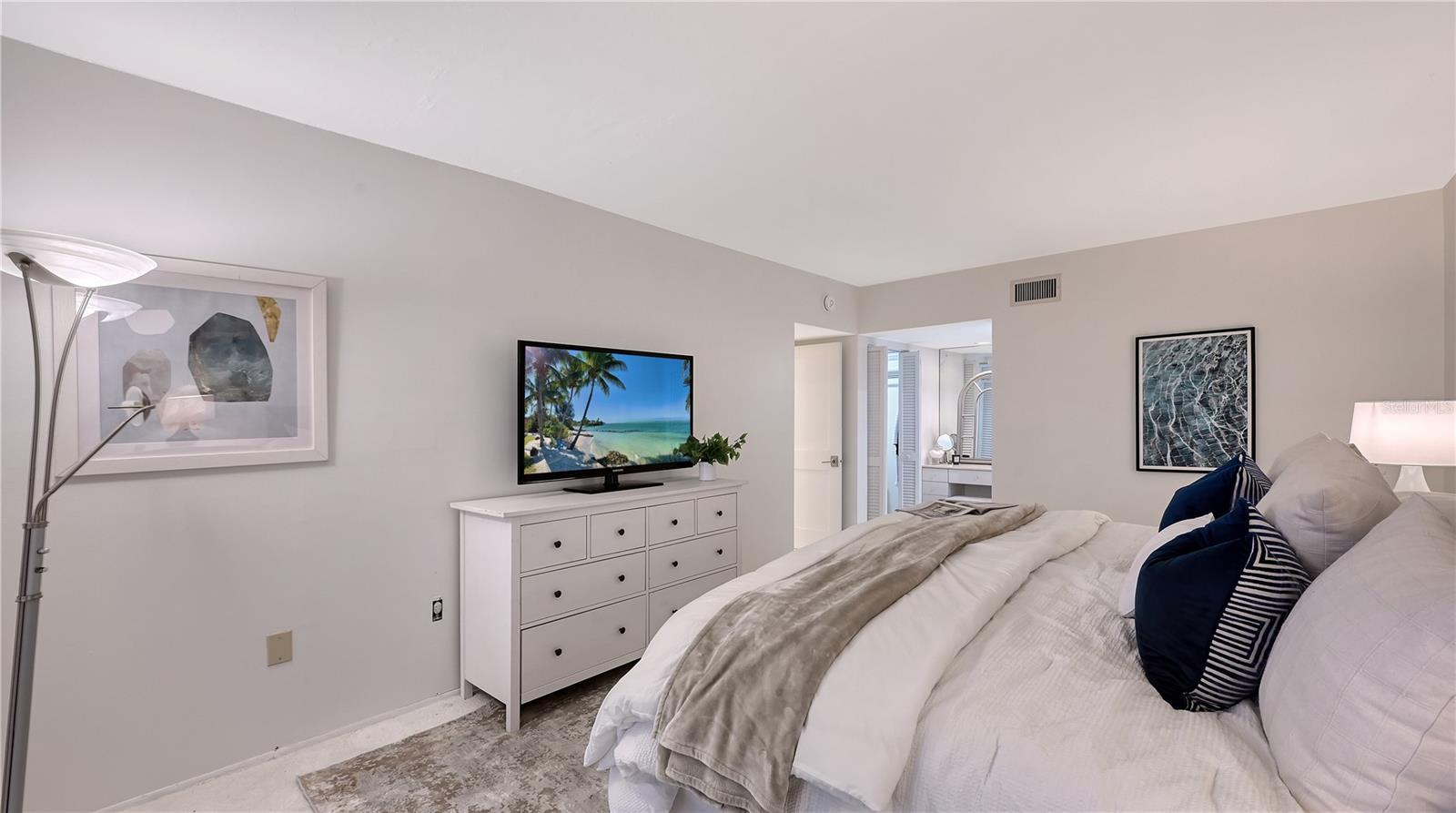 PRIVATEER SOUTH - Residential