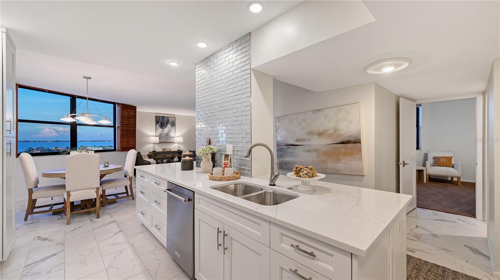 PRIVATEER SOUTH - Residential