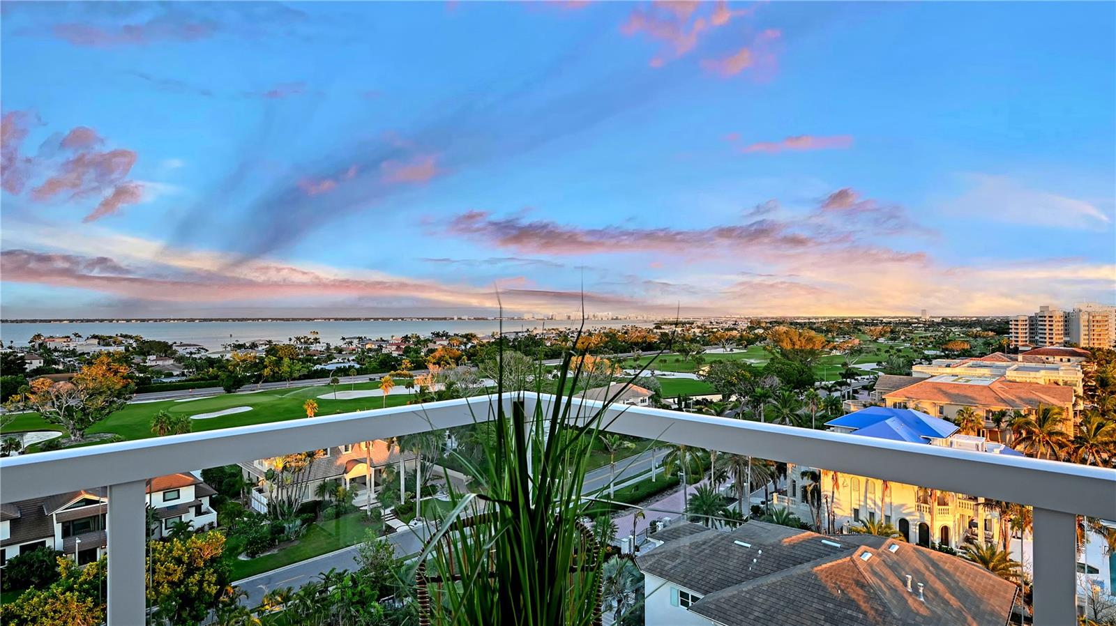 PRIVATEER SOUTH - Residential
