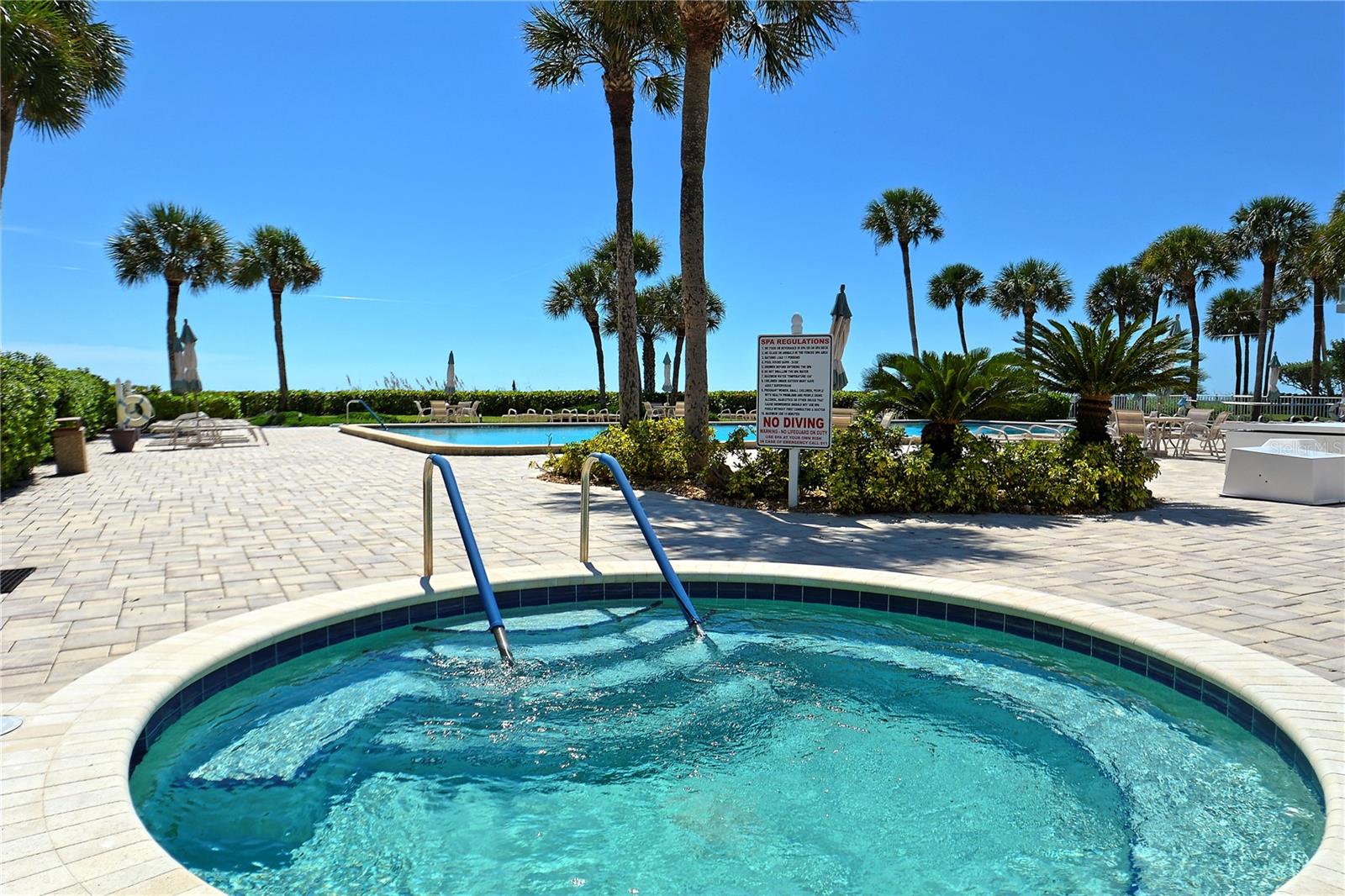 PRIVATEER SOUTH - Residential