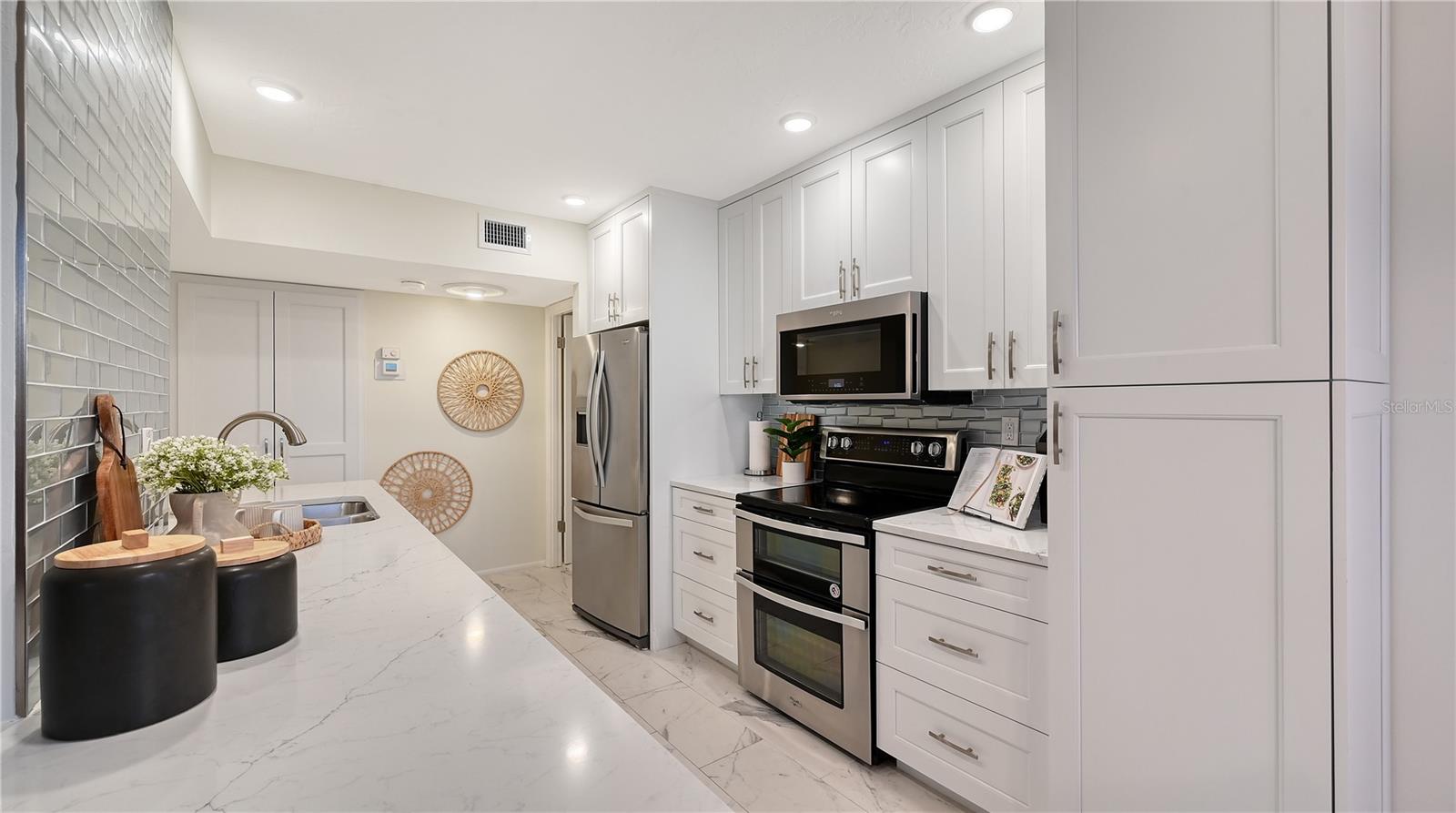 PRIVATEER SOUTH - Residential