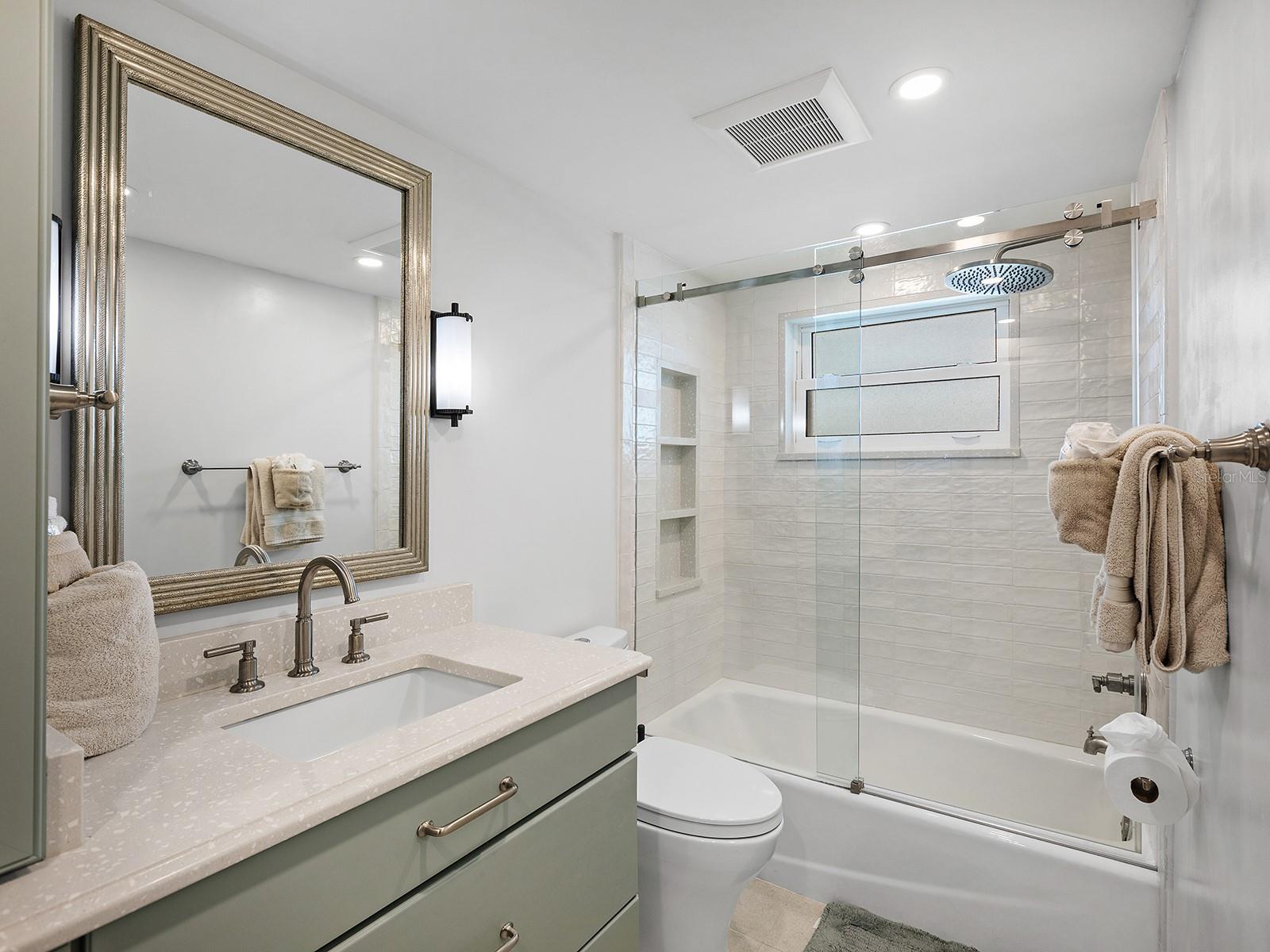 CRYSTAL SANDS 2 - Residential