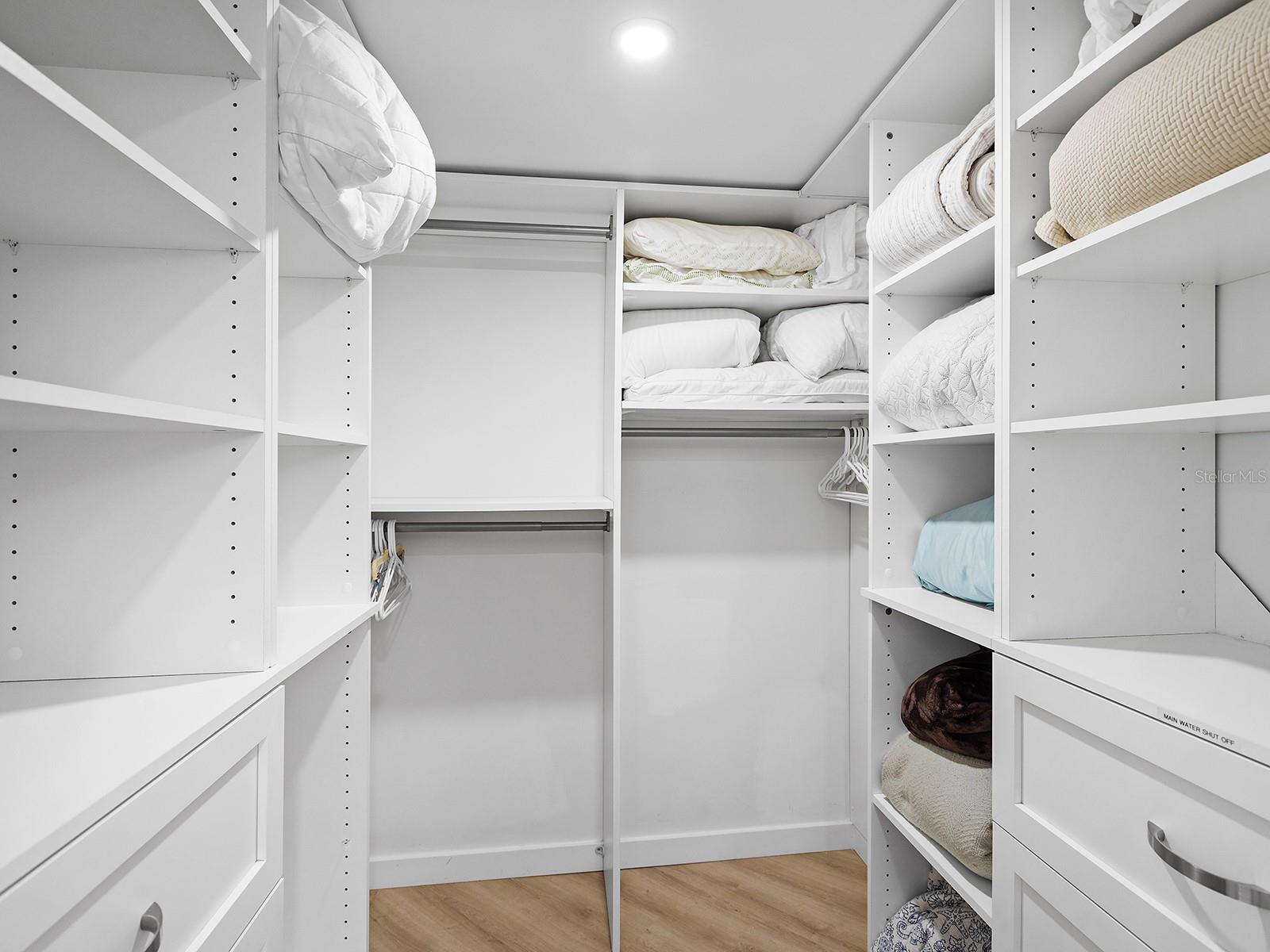 CRYSTAL SANDS 2 - Residential