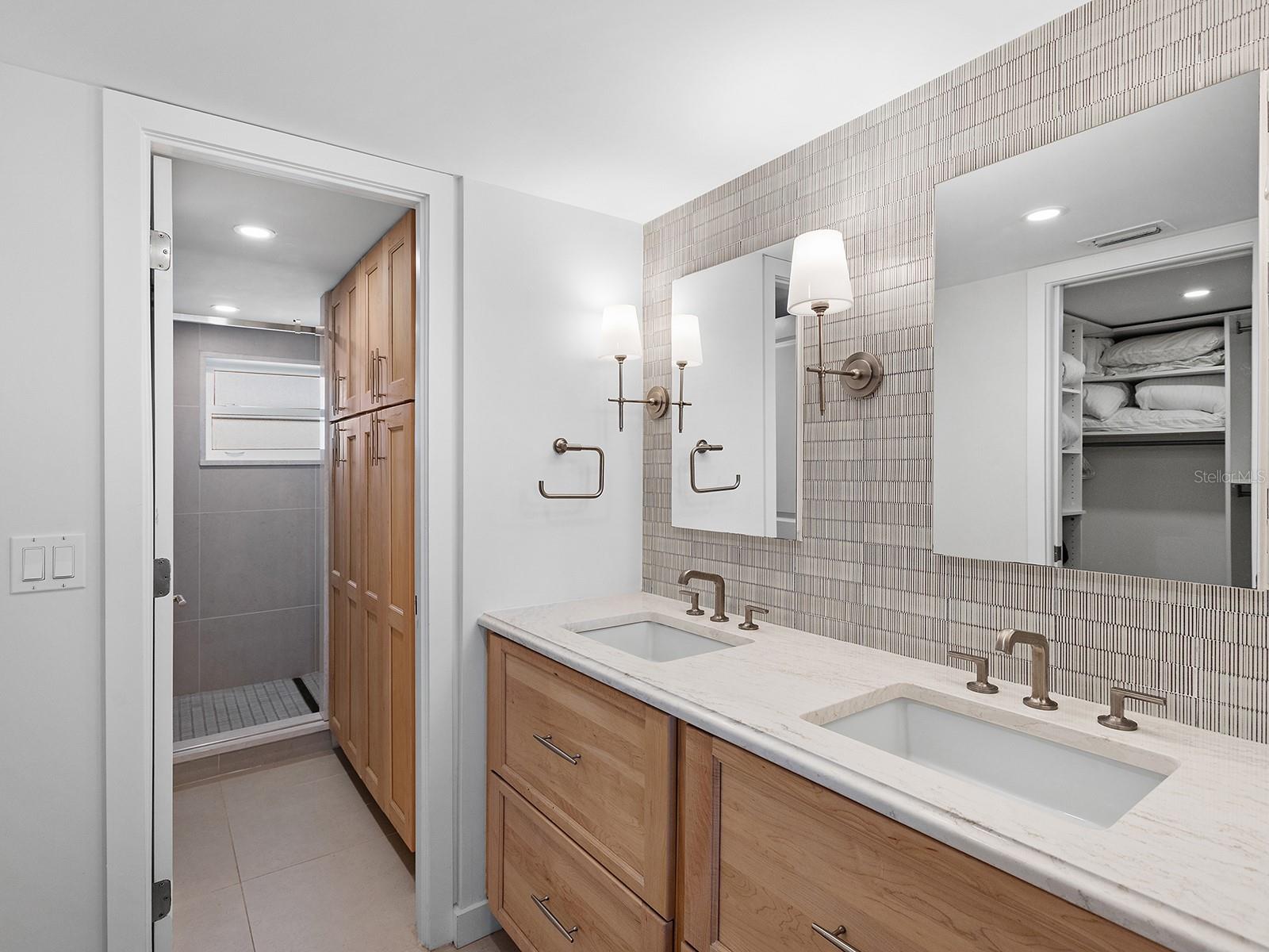 CRYSTAL SANDS 2 - Residential