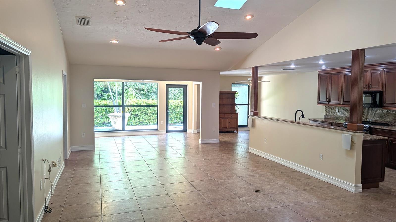 4615 OAK FOREST DRIVE E 22, SARASOTA, FL, 34231 1 4615 OAK FOREST DRIVE E 22