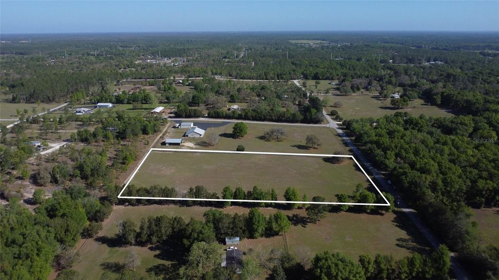 Photo of 4580 NE 138th Terrace, Williston, FL 32696 (MLS # OM721074)