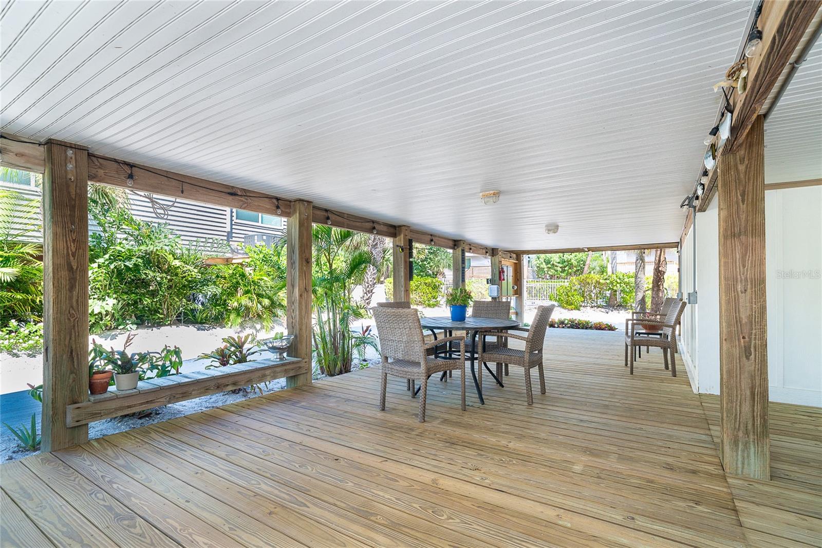 ISLAND HOUSE PH 01 BLDG 02 - Residential