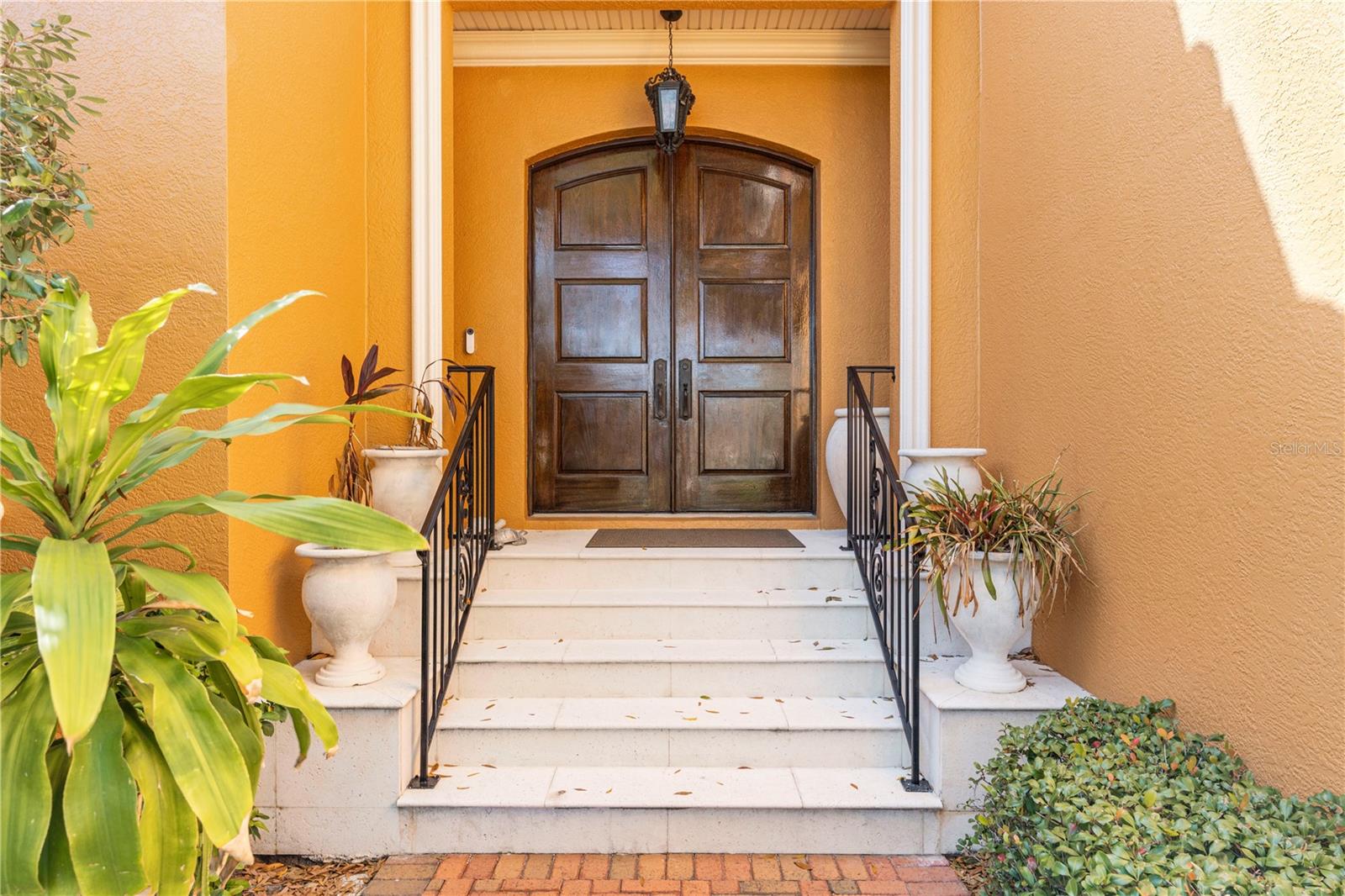 3952 VERSAILLES DRIVE