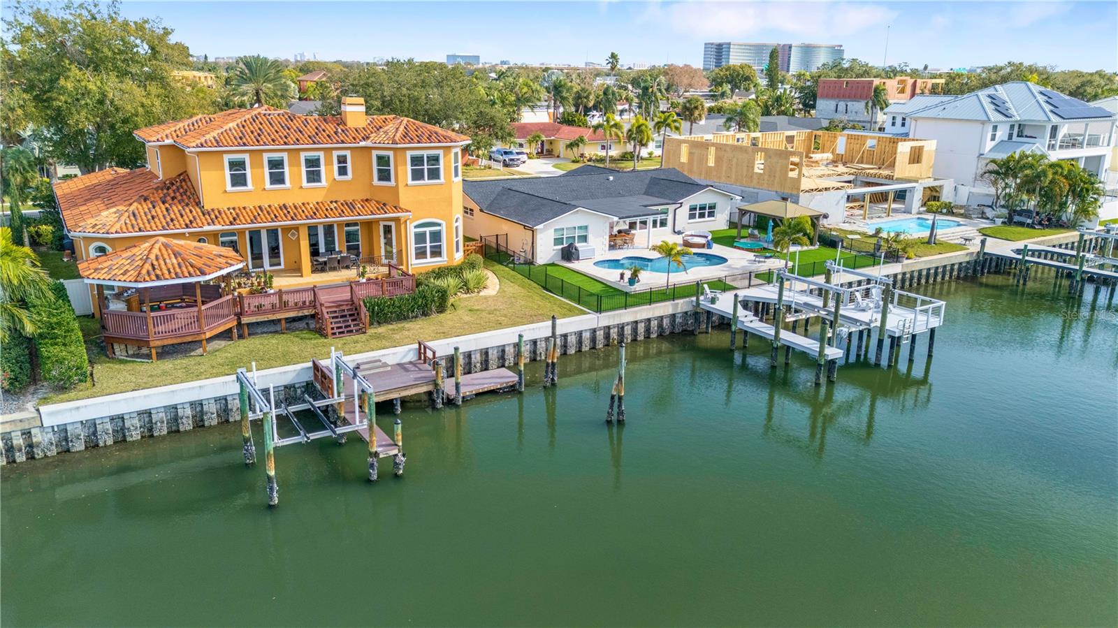 3952 VERSAILLES DRIVE