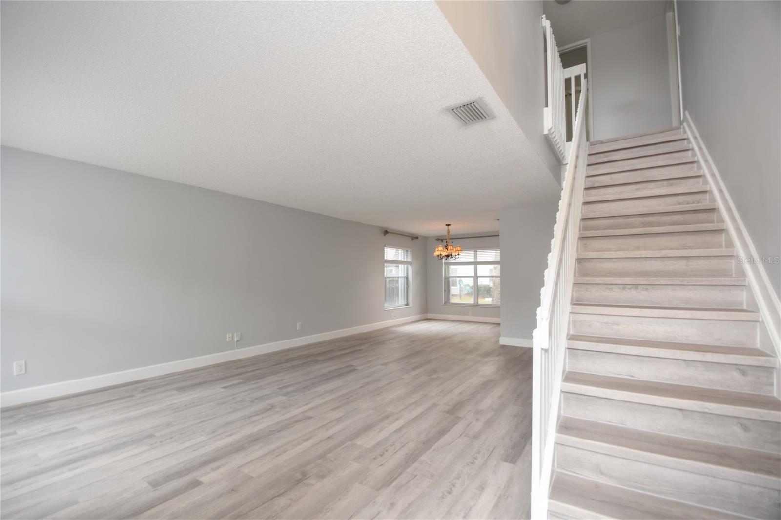 4801 GRAPEVINE WAY