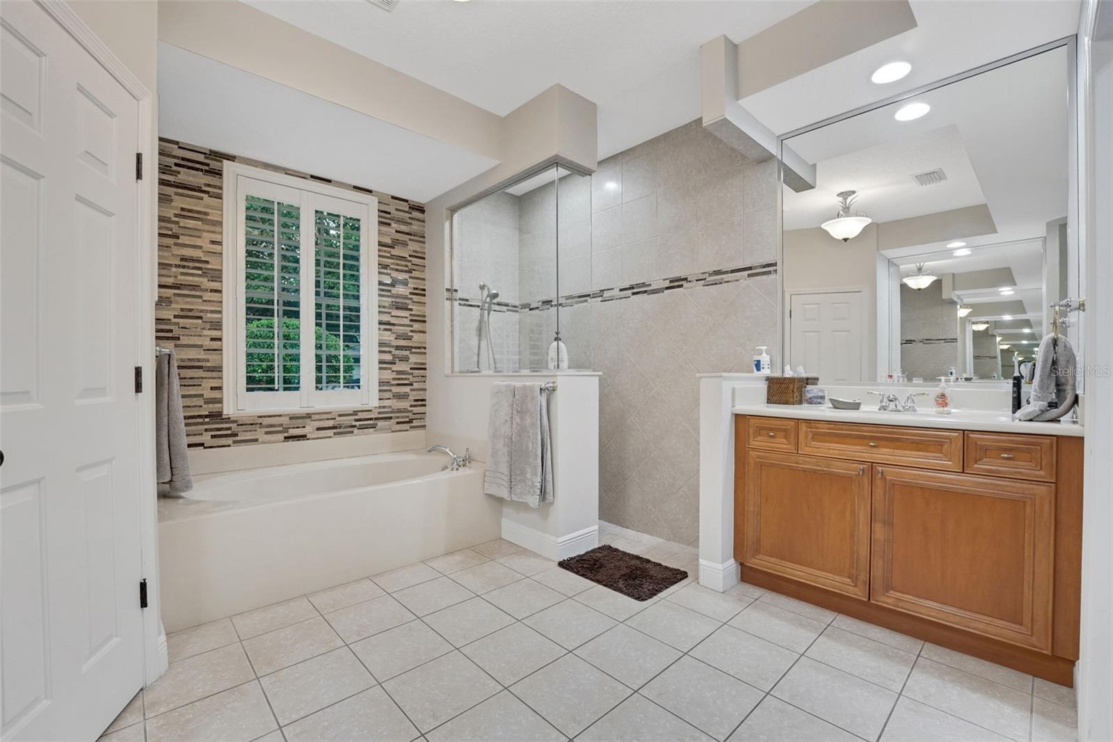 ALAQUA LAKES PH 4 - Residential