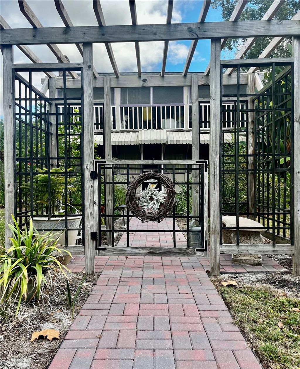 Photo of 908 N Clayton Street, Mount Dora, FL 32757 (MLS # G5106143)